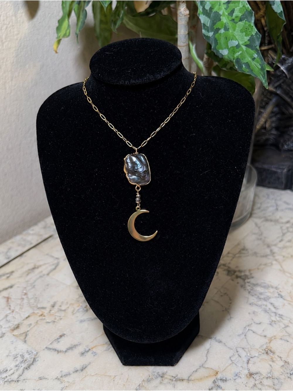 18K Gold Moon Pendant with Iridescent Black Pearl Accent‼️HANDMADE‼️